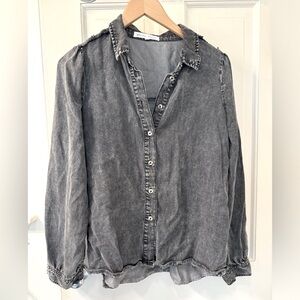 Puff sleeve, raw edge blouse